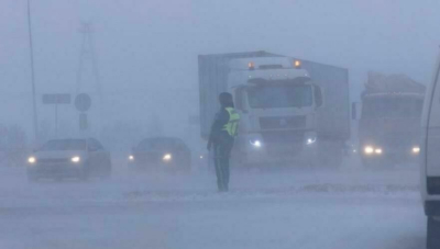 Движение ограничили из-за непогоды на трассах в трех регионах Казахстана