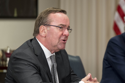 Писториус призвал Трампа извиниться за слова о НАТО в Афганистане