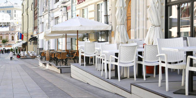 В Таиланде мужчина на пикапе въехал в кафе, где ужинала его бывшая жена