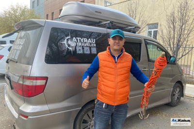 Жители Атырау самостоятельно очищают дно Урала