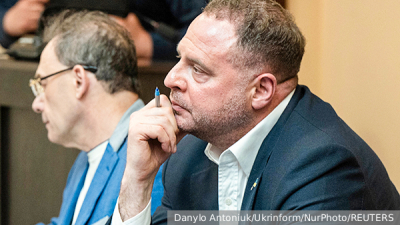 Аналитик Меркурис заявил о попытках Зеленского сбежать с Украины