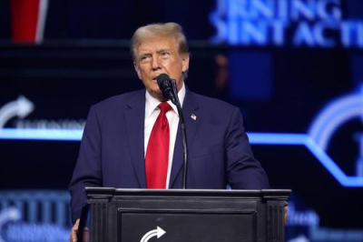 Трамп заявил, что к Ирану движется &laquo;еще одна великолепная армада&raquo; кораблей США