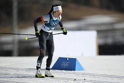 Непряева запаниковала после инцидента с перепутанными на Олимпиаде лыжами