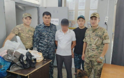 Наркотики в кроссовках пытались передать в колонию в Таразе