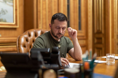 Пользователи соц сетей призвали Зеленского сдаваться и отказаться от земли