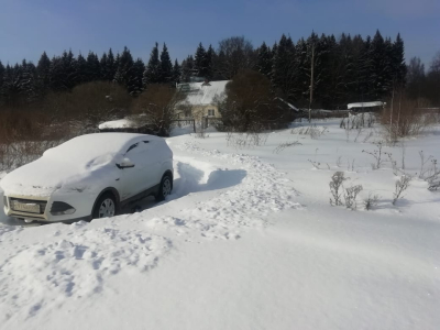 Россияне застряли на границе с Грузией из-за снега и лавин