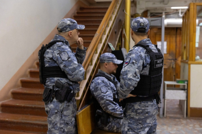 Сбежавшего в Эквадор чемпиона мира Шушарина освободили в зале суда