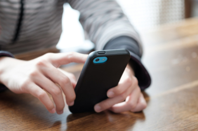 Россиянам ответили, как не нарваться на мошенников при установке приложения