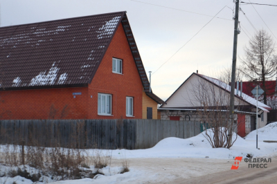 Проблемы дачников с электричеством обещают решить к концу 2026 года в Сургуте