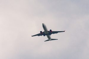 СМИ: Самолет FlyDubai могли посадить оказавшиеся на борту русский и украинский пилоты