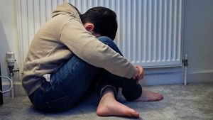 «Обманом пригласил домой»: задержан подозреваемый в изнасиловании мальчика в Алматы