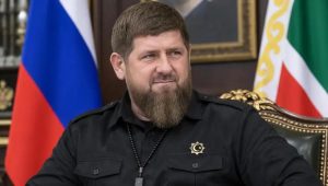 Кадырову присвоили звание генерала армии и вручили краповый берет