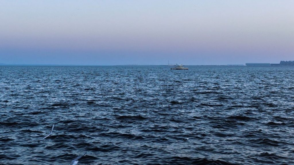 Граждане Ирана во время рыбалки на Каспии оказались в Казахстане и получили сроки