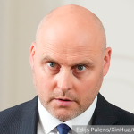 Премьер Латвии после выборов запросил у Европы деньги на защиту от России