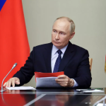 Путин заявил, что личный состав космических войск решает задачи защиты безопасности