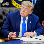 Демократы США разработали план отката реформ Трампа