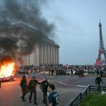 Франция догорает: когда нет дешевого газа и энергии, народ высыпает на улицы и громит магазины