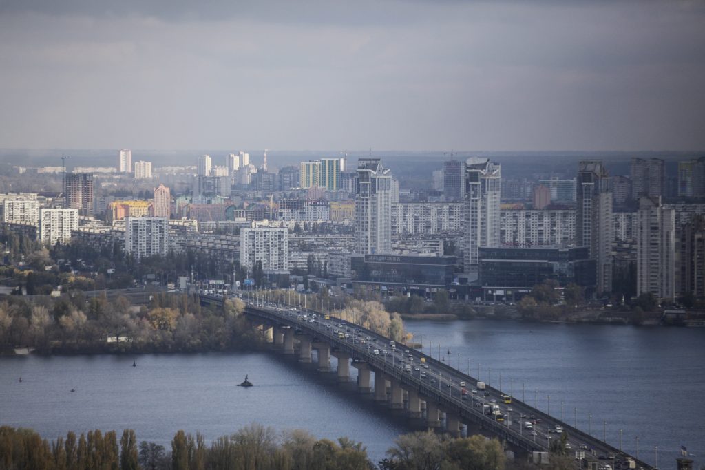 В Киеве прогремели взрывы – часть города осталась без света