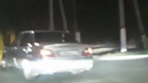 Водитель выдал себя подозрительным поведением на юге Казахстана (видео)