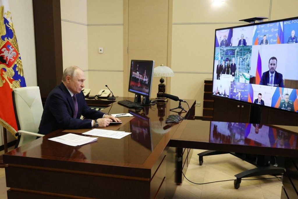 Собянин доложил Путину о запуске в Москве гигафабрики тяговых аккумуляторов