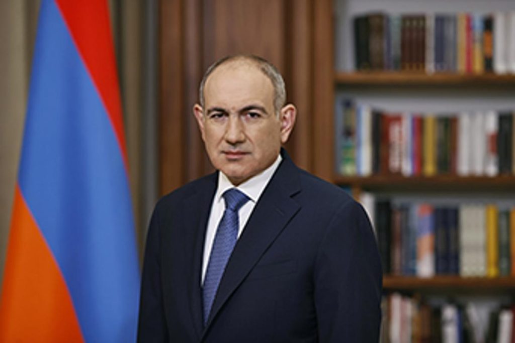 Пашинян заговорил на русском на саммите СНГ и поблагодарил Путина