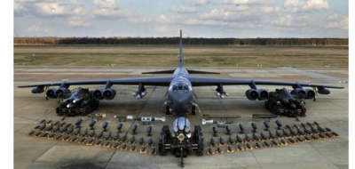 Американский стратегический бомбардировщик B-52 разбился на базе в Калифорнии
